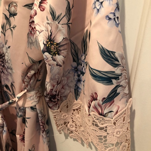 5 brand new LeRose Blush Robes - 3 L/XL and 2 S/M - Picture 8 of 8